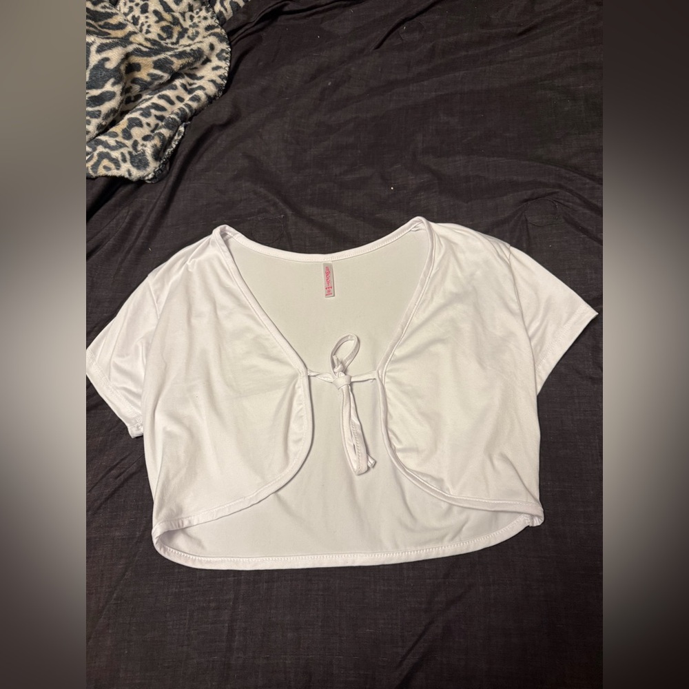 Elegant White Tie-Front Crop Top